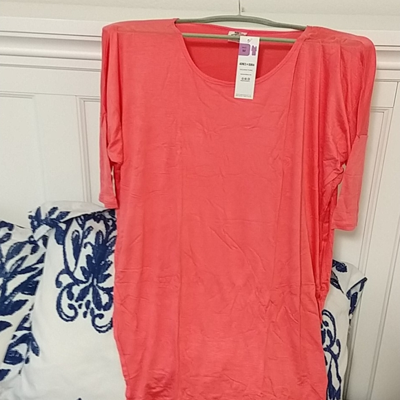 Beautiful Coral Tunic - Picture 3 of 3
